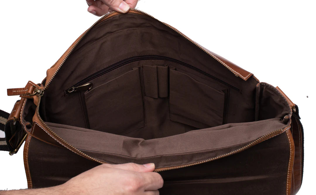 Vintage-Inspired Men’s Tan Leather Satchel – Durable & Stylish for Everyday Use